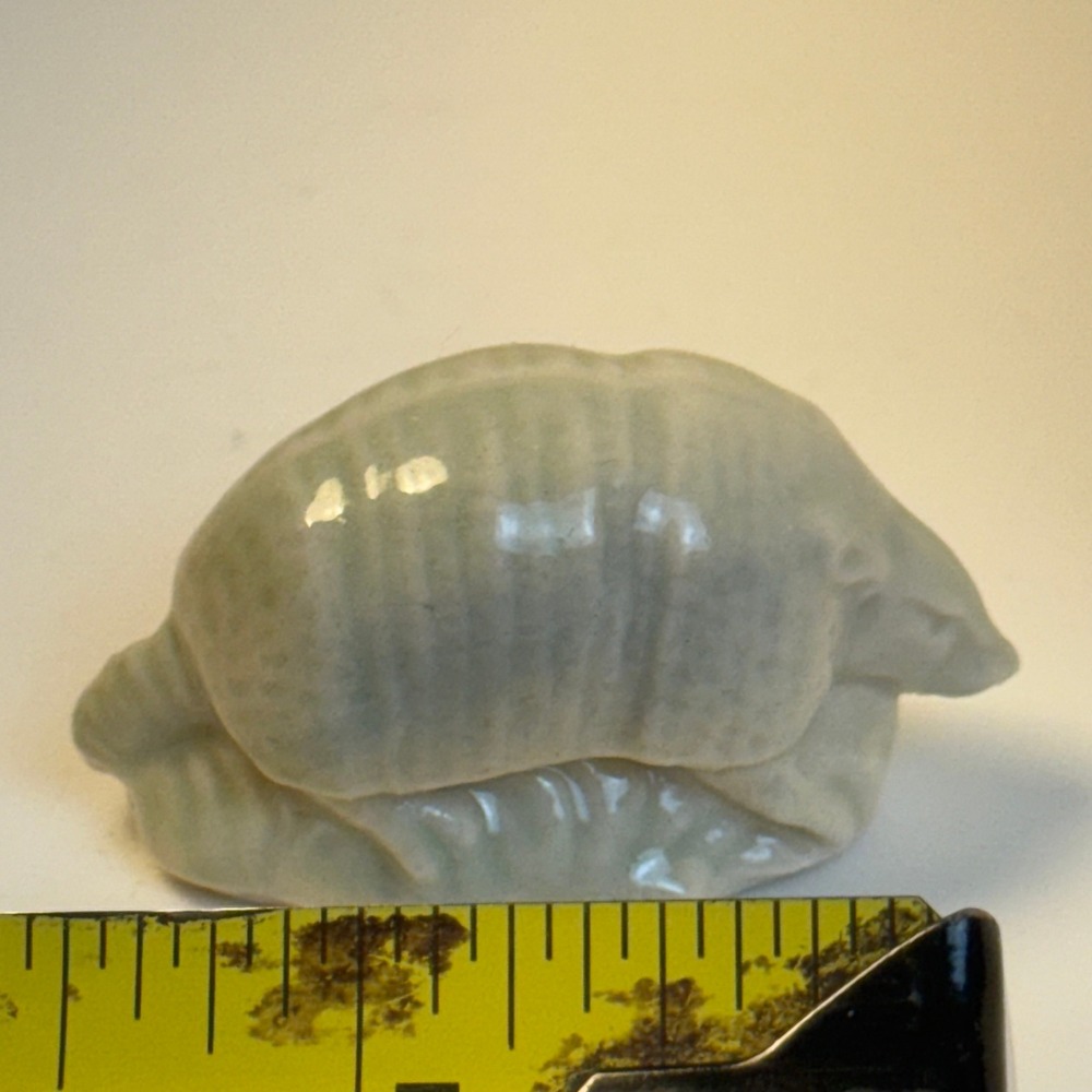 Wade Whimsies Armadillo Pale Green Kansas City Wade Fair Exclusive 2000 - Picture 2 of 4